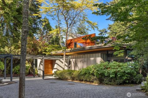 7268 Madrona Drive NE Bainbridge Island WA 98110