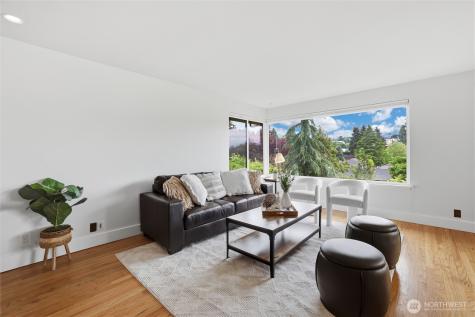 4543 50th Avenue SW Seattle WA 98116