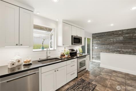 4543 50th Avenue SW Seattle WA 98116