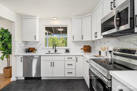 21614 SE May Valley Road Issaquah WA 98027