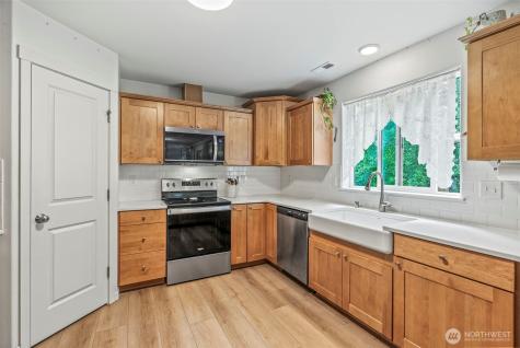 26 Marina Drive Cathlamet WA 98612
