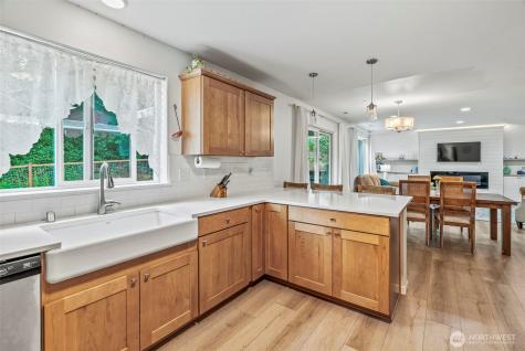 26 Marina Drive Cathlamet WA 98612