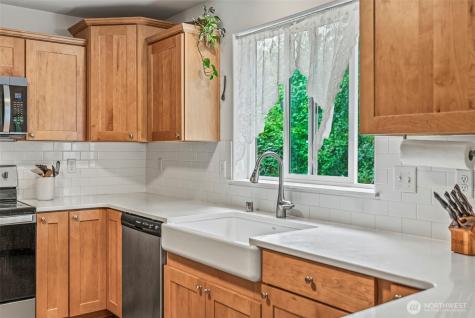 26 Marina Drive Cathlamet WA 98612