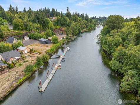 26 Marina Drive Cathlamet WA 98612