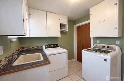 1127 Central Avenue Oroville WA 98844