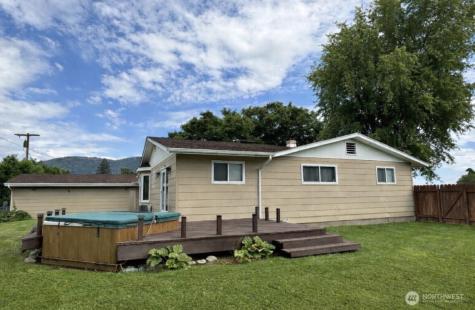 1127 Central Avenue Oroville WA 98844