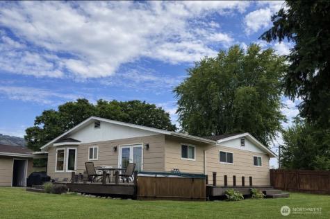 1127 Central Avenue Oroville WA 98844