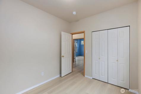 2727 151st Place SW Lynnwood WA 98087