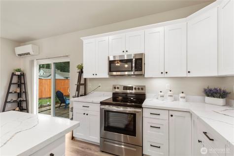 11217 Country Club Place Anderson Island WA 98303