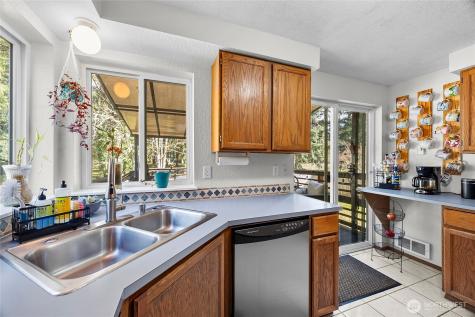 809 148th Street Ct E Tacoma WA 98445