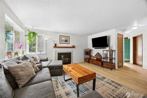 809 148th Street Ct E Tacoma WA 98445
