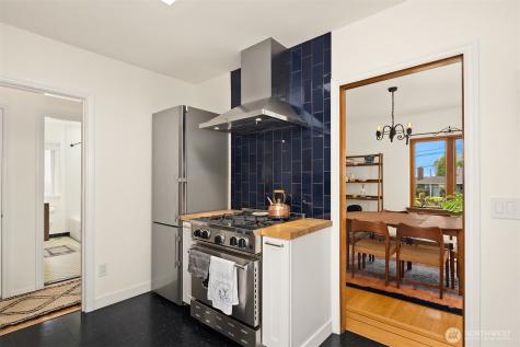 2624 W Plymouth Street Seattle WA 98199