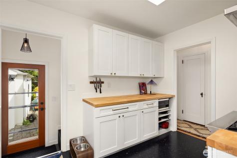 2624 W Plymouth Street Seattle WA 98199