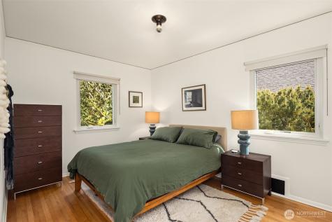 2624 W Plymouth Street Seattle WA 98199