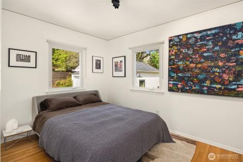 2624 W Plymouth Street Seattle WA 98199