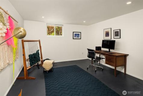 2624 W Plymouth Street Seattle WA 98199