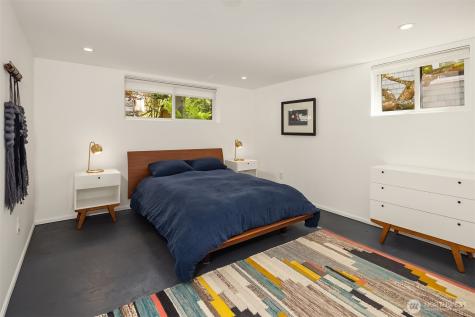 2624 W Plymouth Street Seattle WA 98199