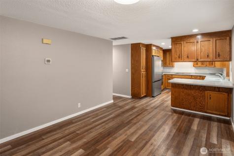 9205 34th Street E Edgewood WA 98371
