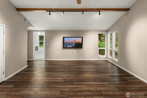 9205 34th Street E Edgewood WA 98371