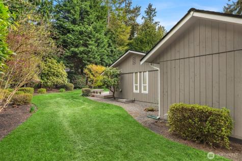 9205 34th Street E Edgewood WA 98371