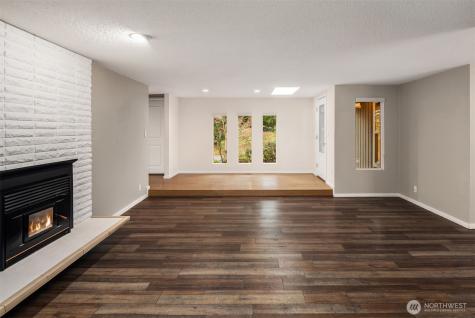 9205 34th Street E Edgewood WA 98371