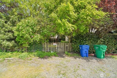 8812 Dibble Avenue NW Seattle WA 98117