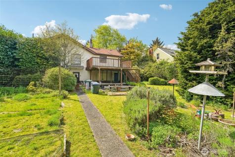 8812 Dibble Avenue NW Seattle WA 98117