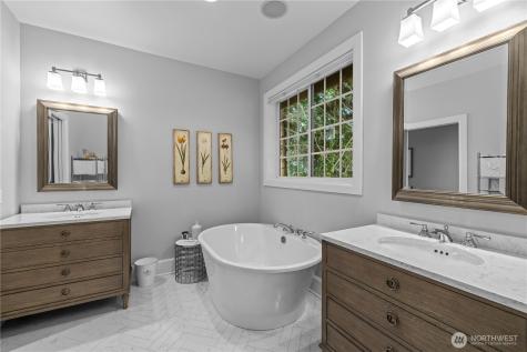 25314 SE 28th Street Sammamish WA 98075