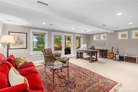 25314 SE 28th Street Sammamish WA 98075