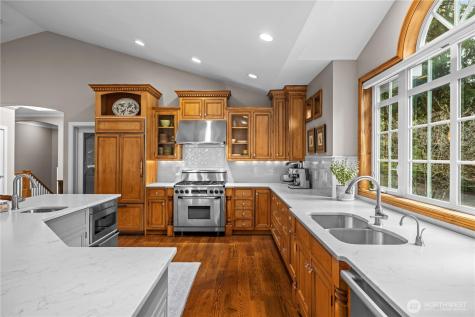 25314 SE 28th Street Sammamish WA 98075