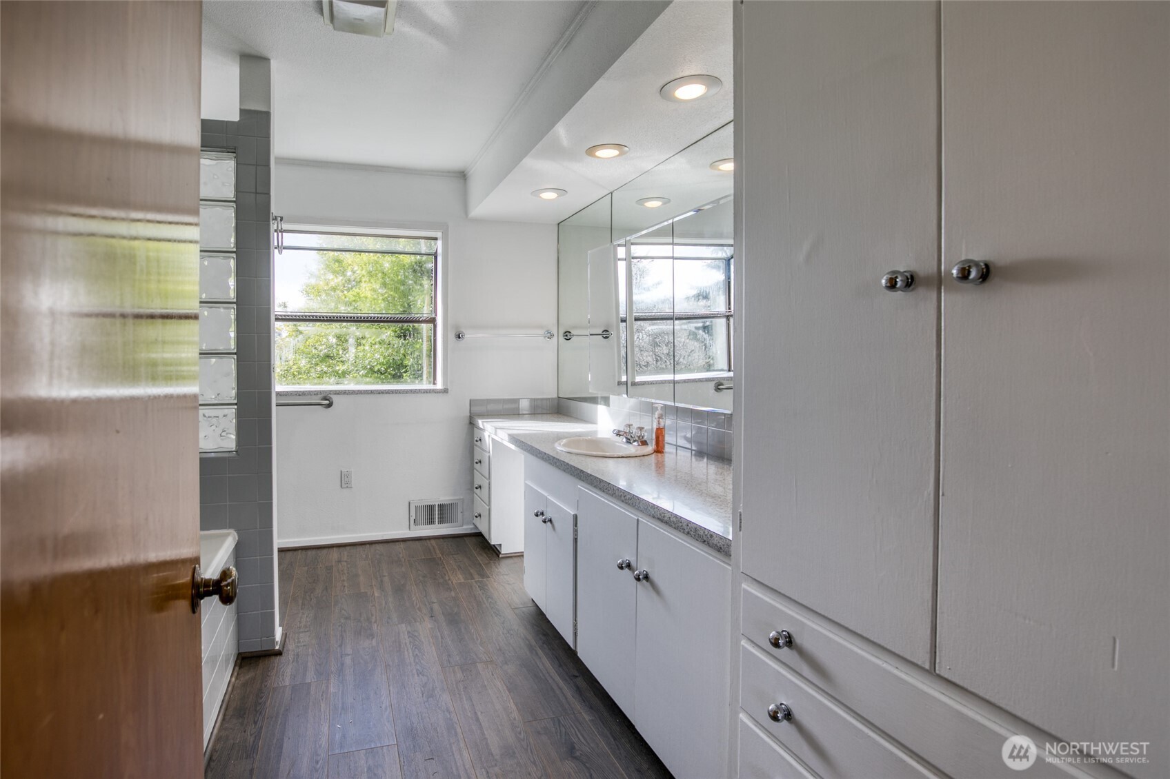 1007 Riverview Drive Aberdeen WA 98520