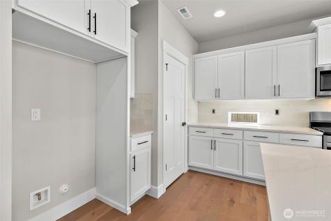 14228 SE 284th Place Kent WA 98042
