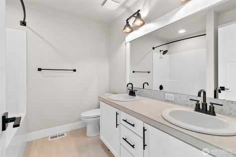 14228 SE 284th Place Kent WA 98042