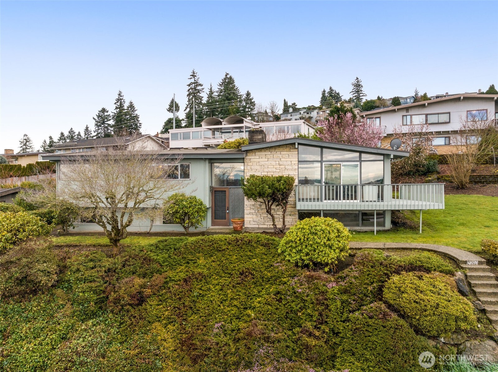 4360 Somerset Boulevard SE Bellevue WA 98006