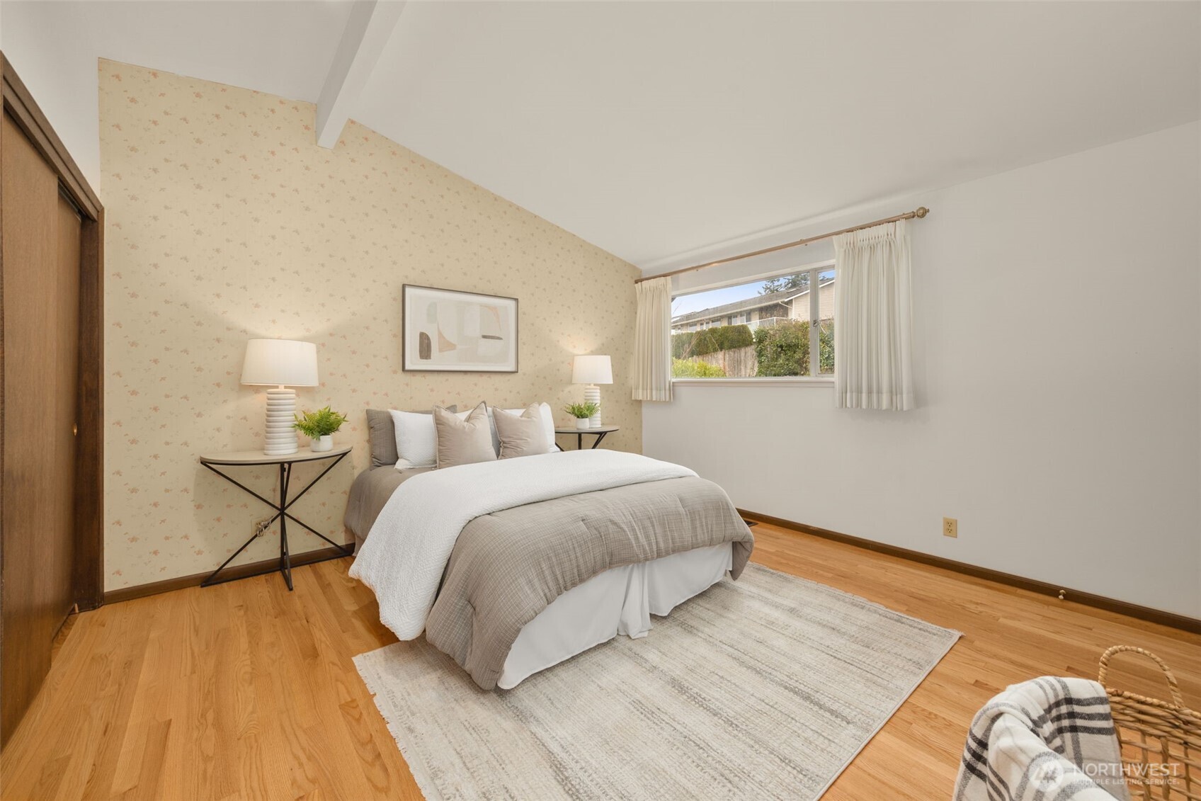 4360 Somerset Boulevard SE Bellevue WA 98006