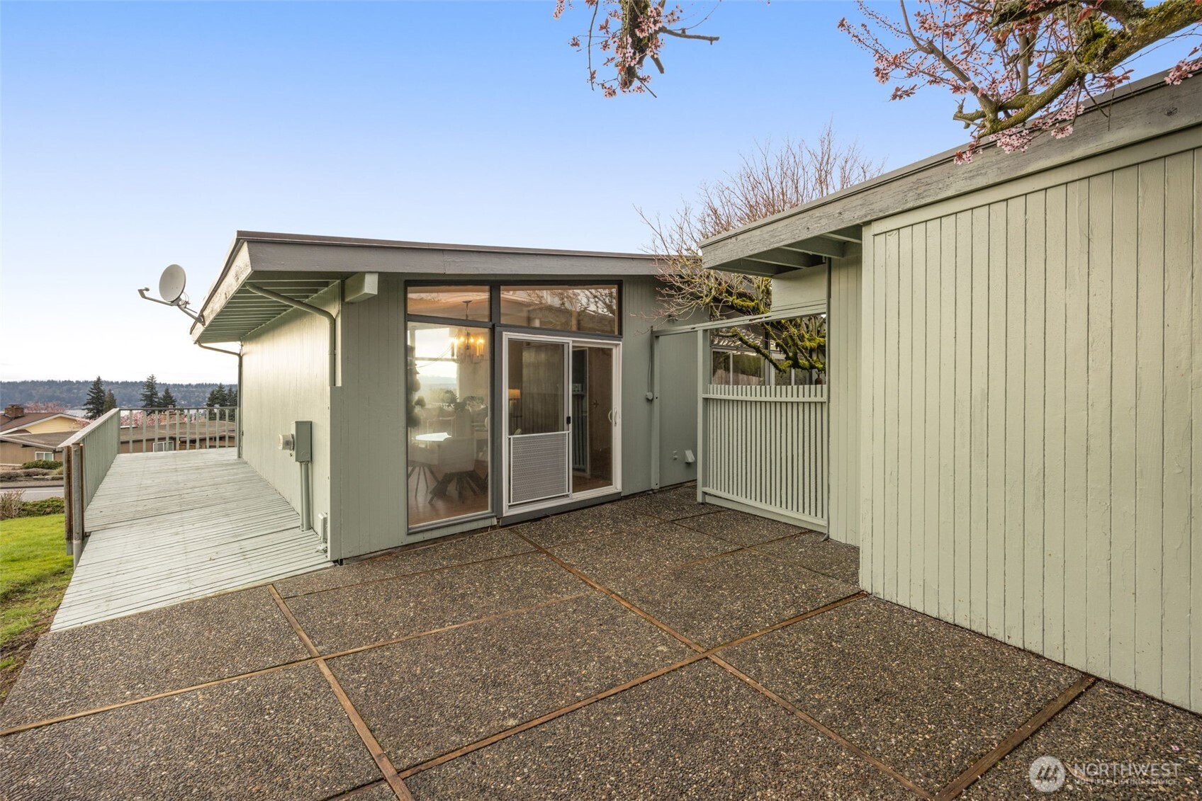 4360 Somerset Boulevard SE Bellevue WA 98006