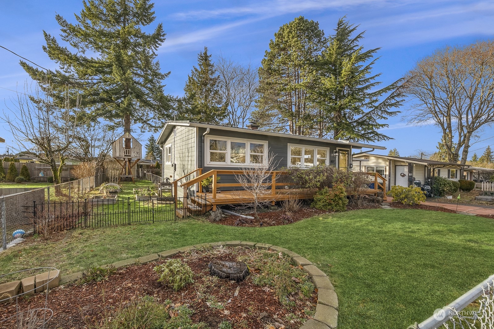 807 Edmonds Avenue Ne Renton WA 98056