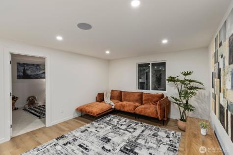 14824 119th Ave NE Kirkland WA 98034
