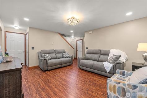 214 Dallas Street Mount Vernon WA 98274