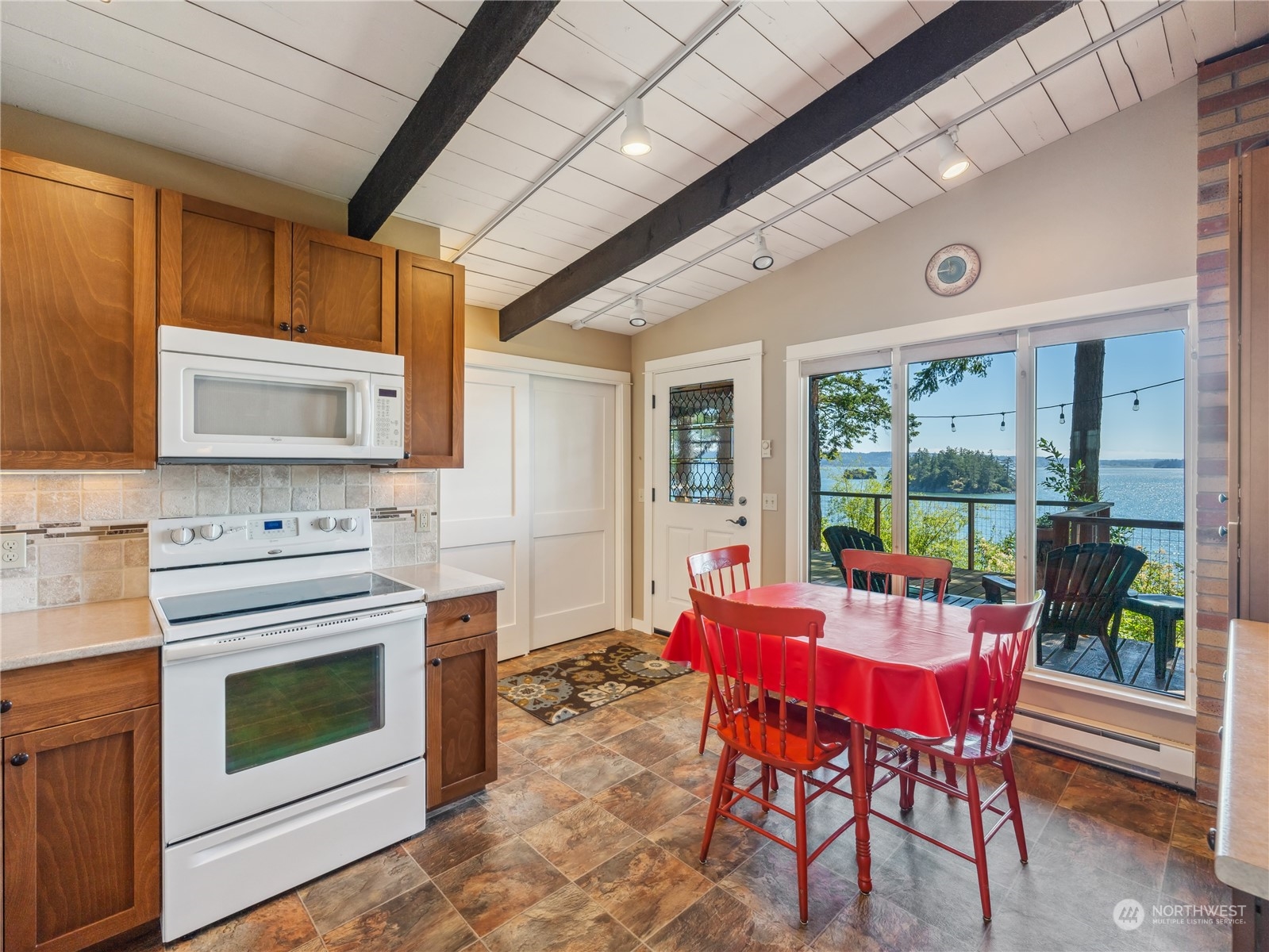 9758 Golden View Trail La Conner WA 98257