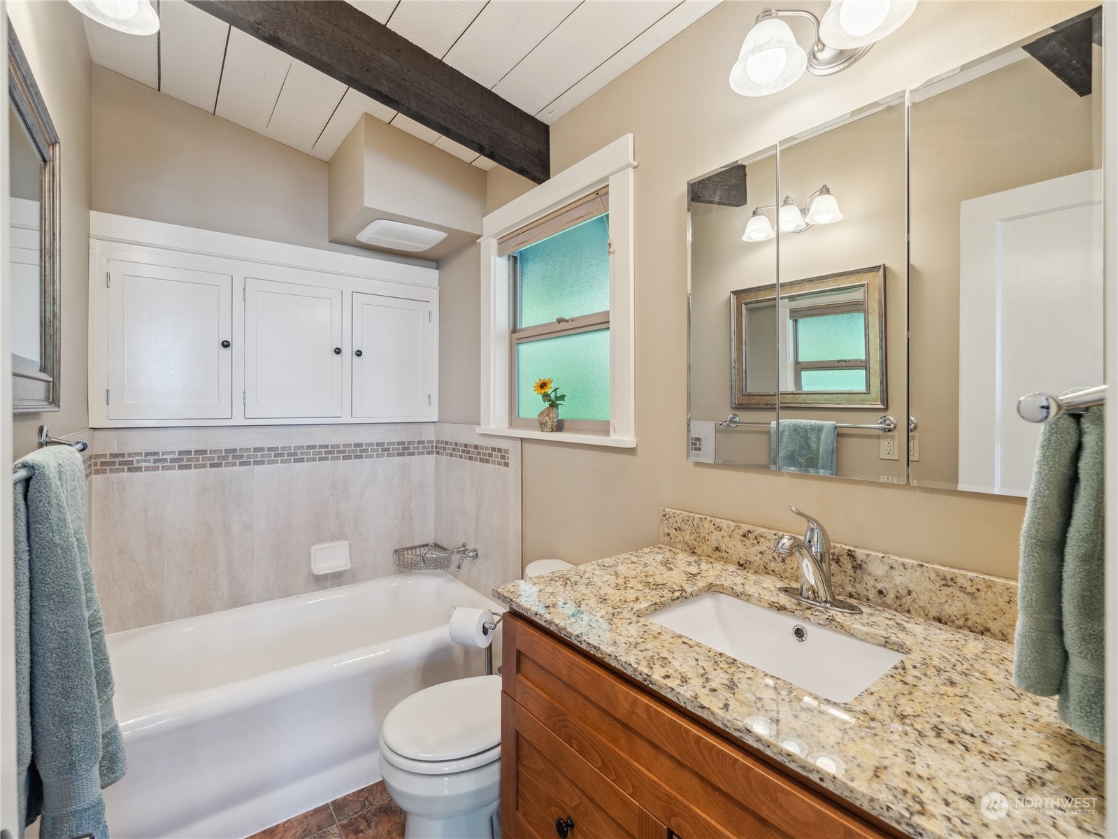 9758 Golden View Trail La Conner WA 98257