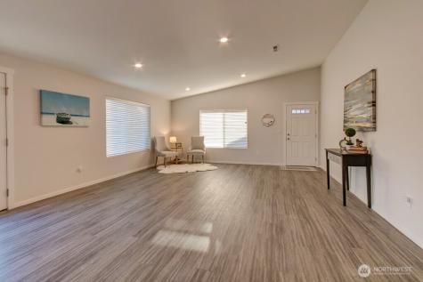 27 Jonagold Lane Manson WA 98831