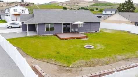 27 Jonagold Lane Manson WA 98831