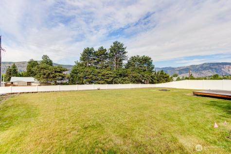 27 Jonagold Lane Manson WA 98831