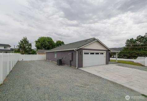 27 Jonagold Lane Manson WA 98831