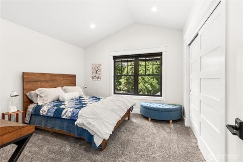 4327 Creekview Lane NW Olympia WA 98502