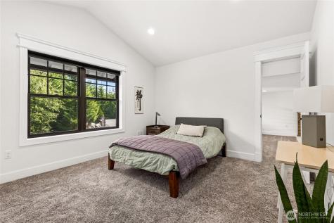 4327 Creekview Lane NW Olympia WA 98502