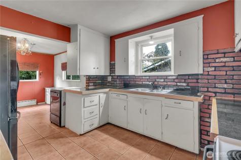 4319 SW Mills Street Seattle WA 98136
