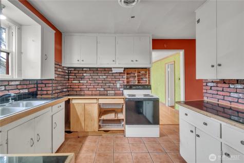 4319 SW Mills Street Seattle WA 98136