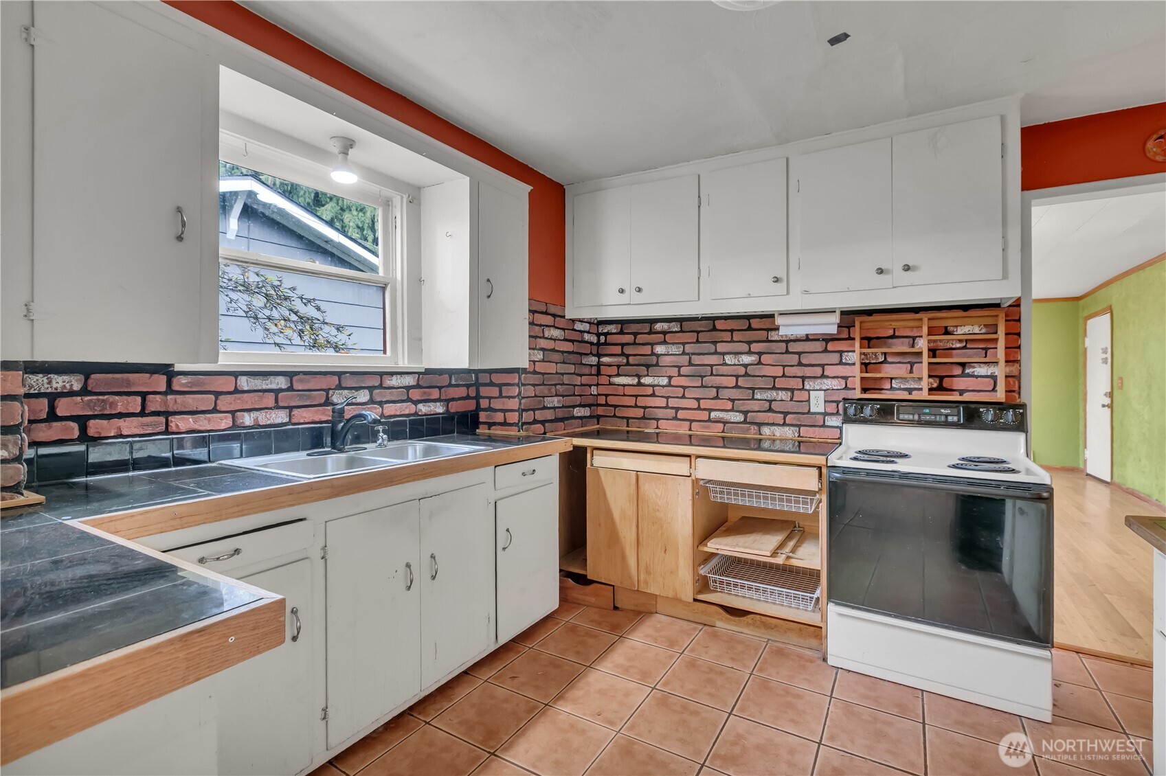 4319 SW Mills Street Seattle WA 98136